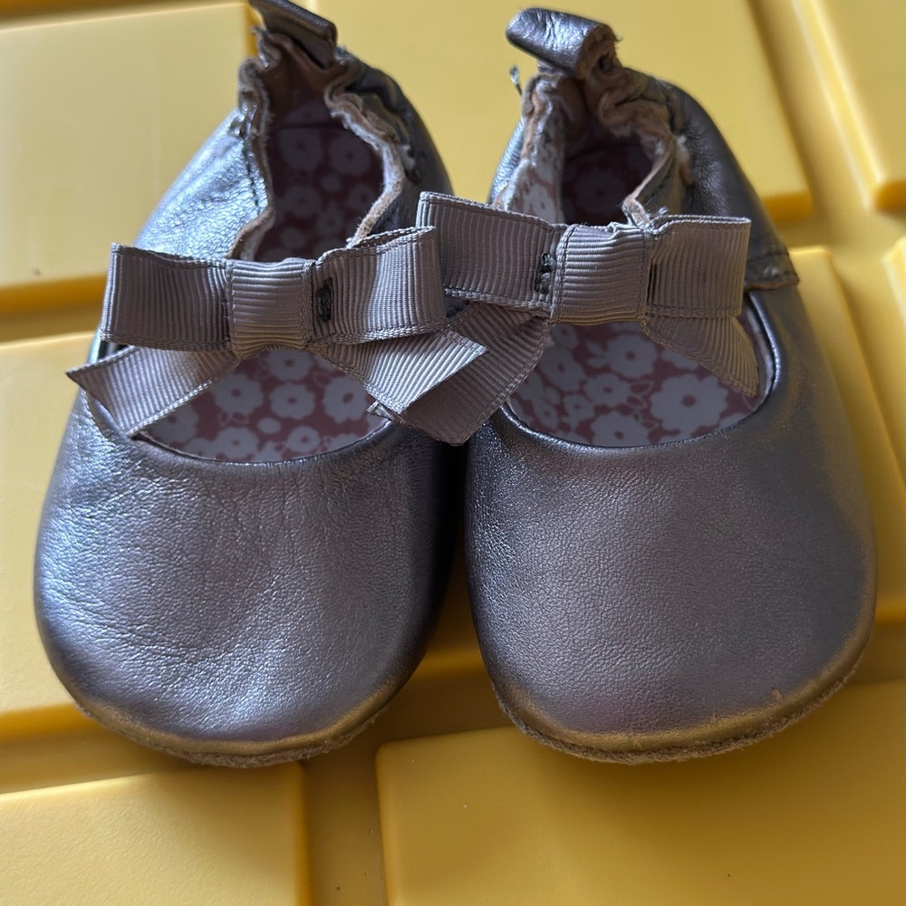 Robeez Metallic Baby Shoes with Bow